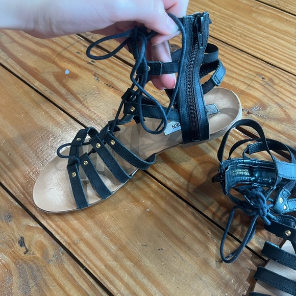 (36) *STEVE MADDEN SANDALS* - Picture 5 of 11